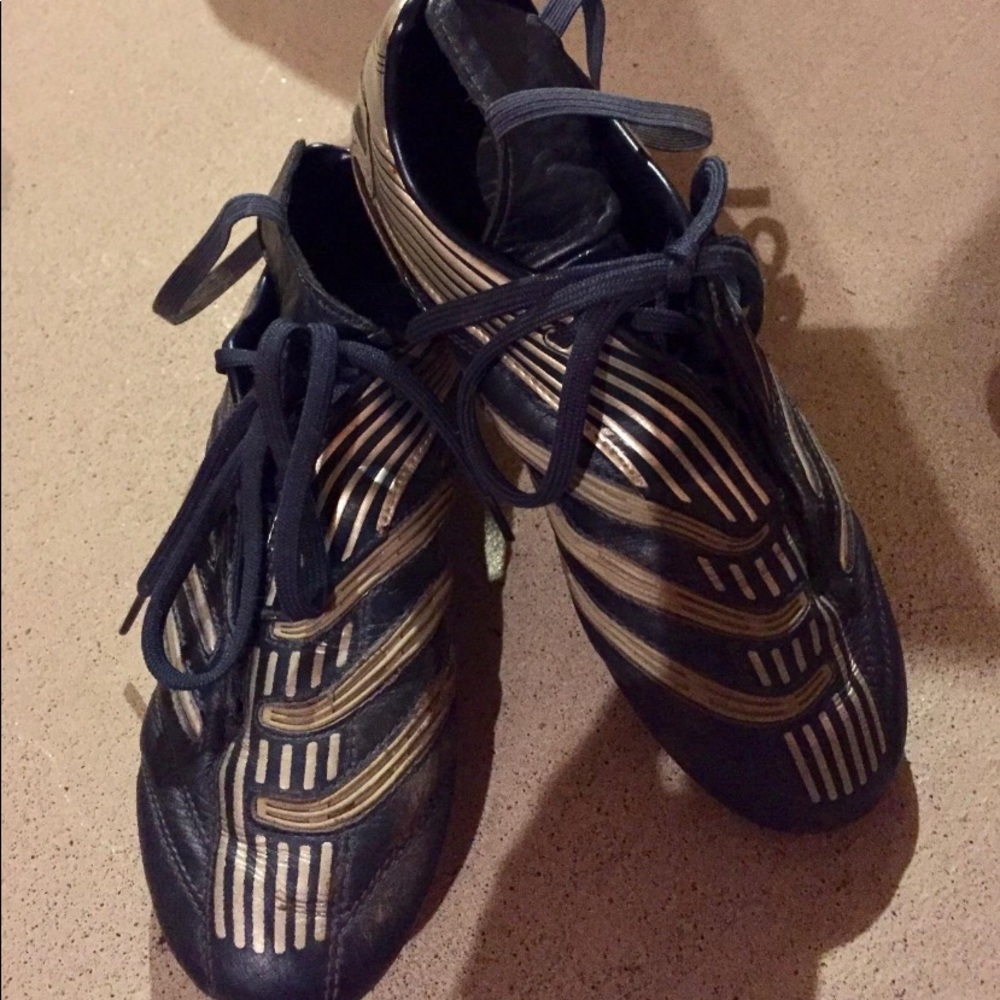 Youth ADIDAS Soccer Cleats size 5